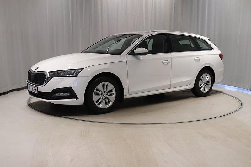 Vit Begagnad 2023 Skoda Octavia G-TEC Kombi | 259 900 kr (Marknadspris) - Bild 1/4