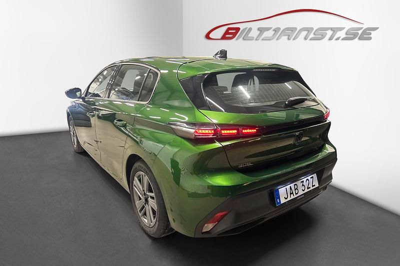 Begagnad Peugeot 308 Active 132 HK (97 kW) 2022 Grön Halvkombi