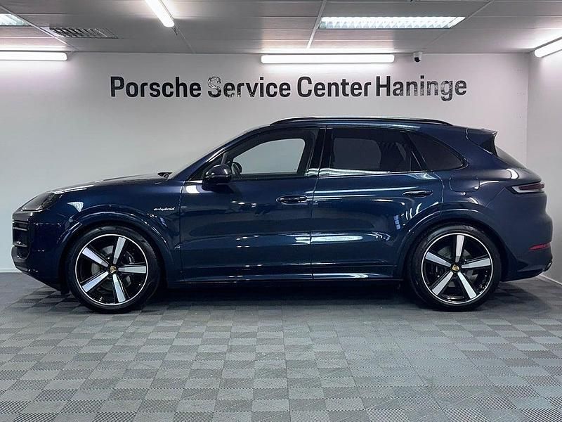 Begagnad Porsche Cayenne 305 HK (224 kW) 2023 Mörkblå SUV