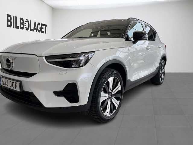Vit Begagnad 2022 Volvo XC40 Core SUV | 324 500 kr (Superpris) - Bild 1/4