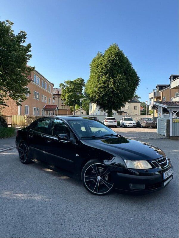 Svart Begagnad 2006 Saab 9-3 Vector Sedan | 29 000 kr (Marknadspris) - Bild 1/4