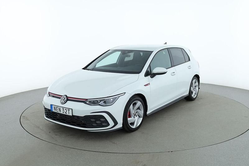 Begagnad VW Golf VIII GTI 248 HK (182 kW) 2023 Vit Halvkombi