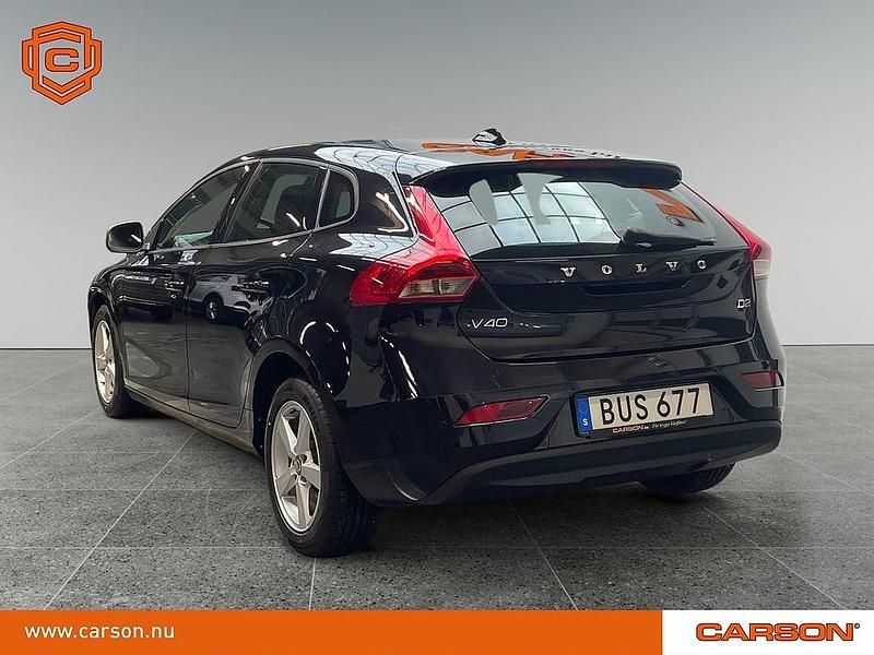 Begagnad Volvo V40 Kinetic 116 HK (85 kW) 2014 Svart Halvkombi