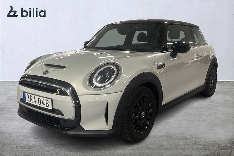 Silver Begagnad 2022 Mini Cooper SE Premium Halvkombi | 199 900 kr (Marknadspris) - Bild 1/4