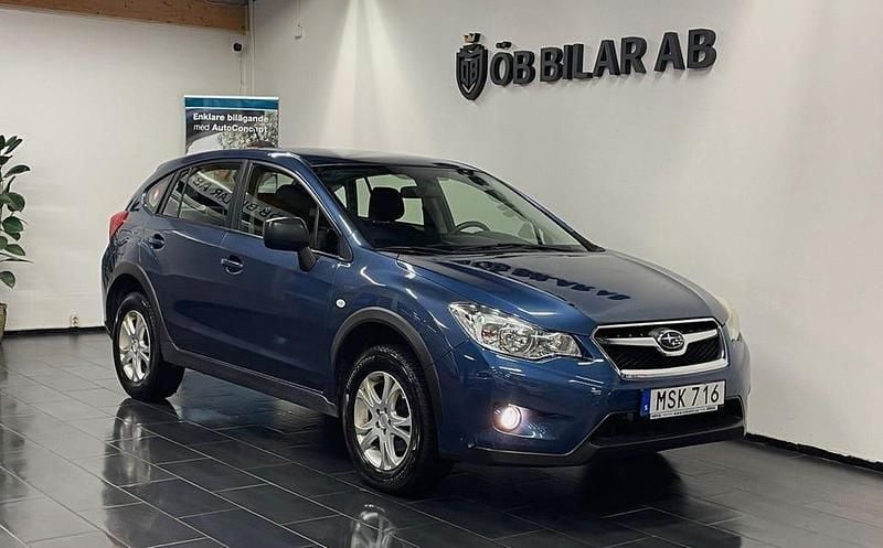 Mörkblå (blå) Begagnad 2012 Subaru XV SUV | 69 900 kr (Marknadspris) - Bild 1/4
