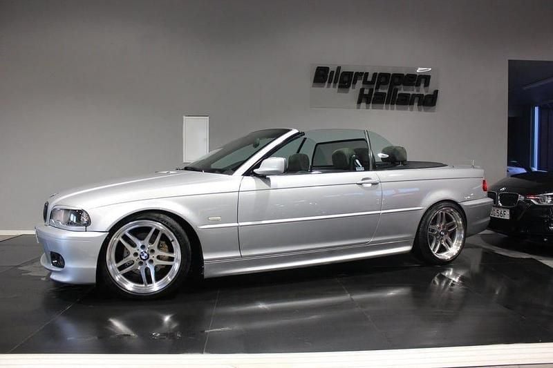 Silver Begagnad 2001 BMW 325 M Sport Cab | 139 900 kr (Dyr) - Bild 1/4
