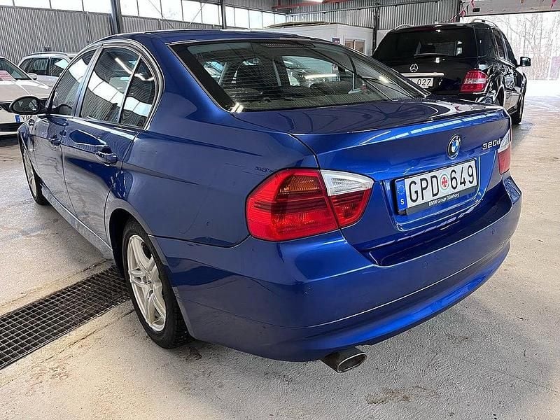 Begagnad BMW 320 Comfort Edition 177 HK (130 kW) 2007 Blå Sedan