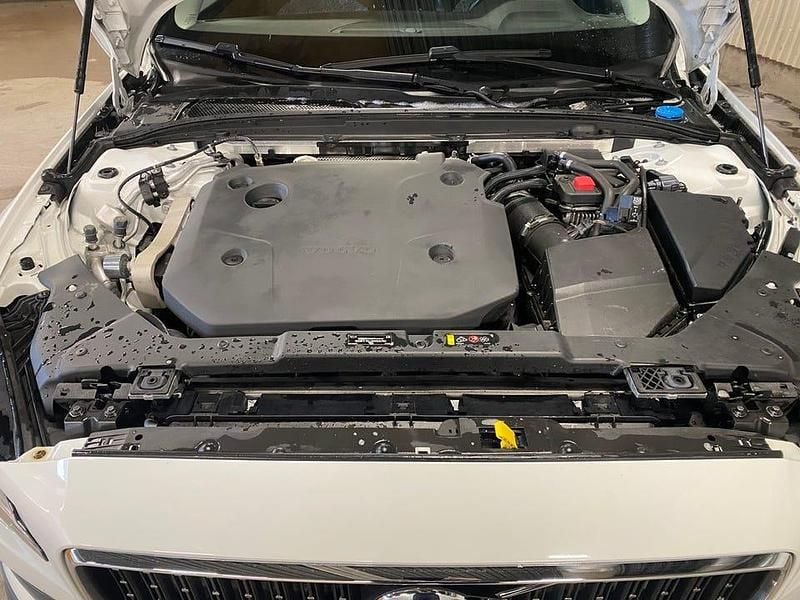 Begagnad Volvo V60 CC 197 HK (144 kW) 2021 Kombi