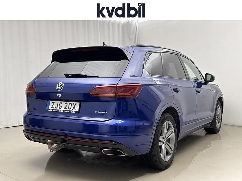 Begagnad VW Touareg R 462 HK (339 kW) 2021 Mörkblå SUV