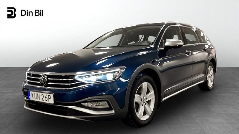 Blå Begagnad 2023 VW Passat Alltrack Kombi | 379 000 kr (Marknadspris) - Bild 1/4