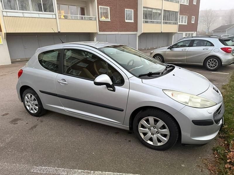 Begagnad 2006 Peugeot 207 Halvkombi | 22 000 kr (Marknadspris) - Bild 1/4