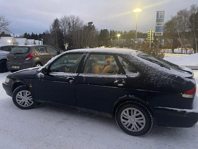 Royal blå Begagnad 1998 Saab 9-3 | 13 000 kr - Bild 1/4