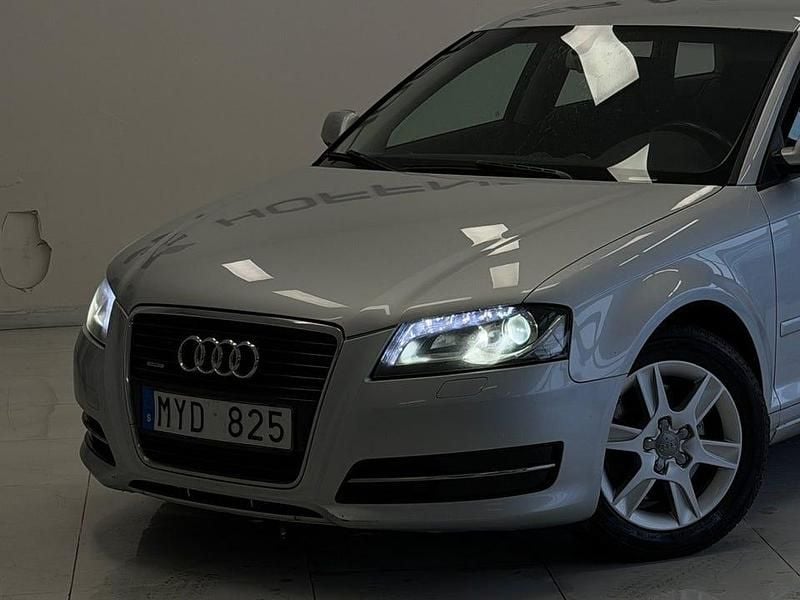Begagnad Audi A3 Attraction 140 HK (102 kW) 2013 Silver