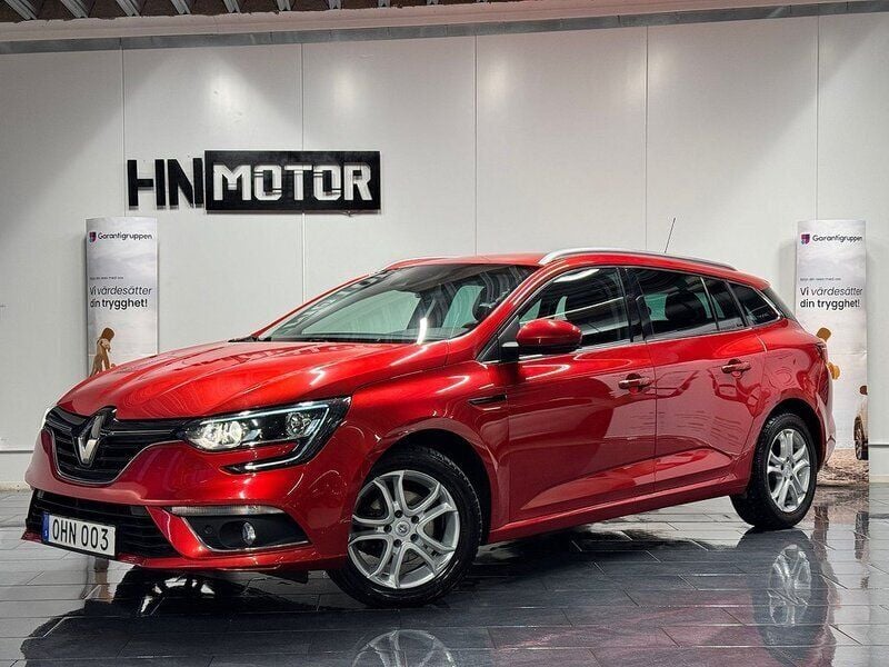 Röd Begagnad 2016 Renault Mégane GrandTour Kombi | 189 900 kr (Dyr) - Bild 1/4