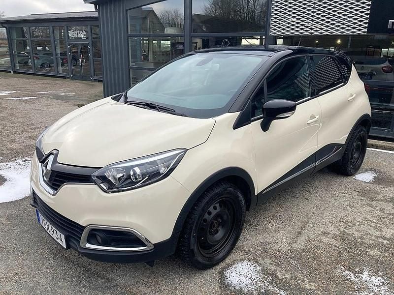 Flerfärgad Begagnad 2016 Renault Captur SUV | 99 500 kr (Marknadspris) - Bild 1/4