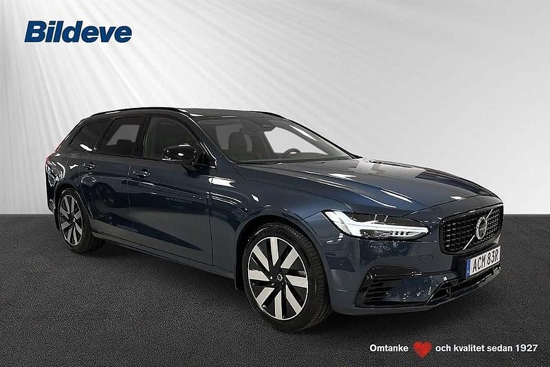 Mörkblå Begagnad 2024 Volvo V90 Plus Kombi | 469 900 kr (Bra pris) - Bild 1/4