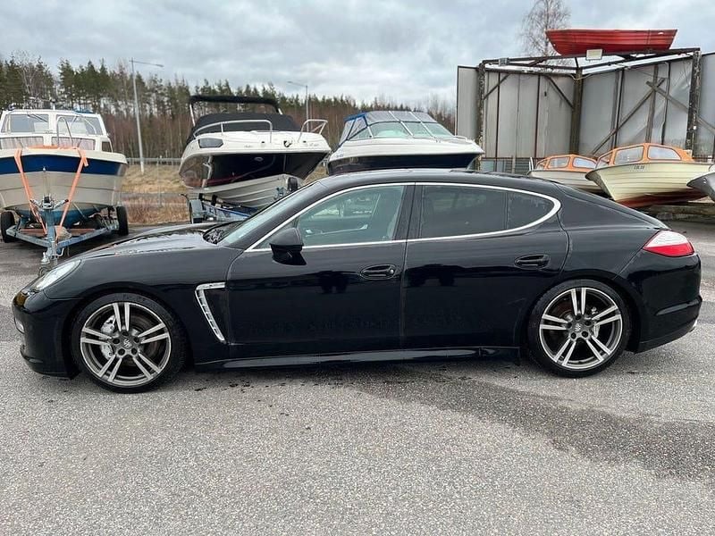 Begagnad Porsche Panamera 4S 400 HK (294 kW) 2012 Svart Sedan