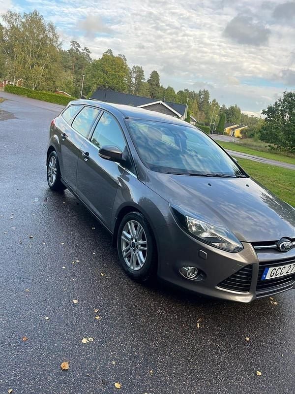 Begagnad 2013 Ford Focus Kombi | 95 000 kr (Lite dyr) - Bild 1/4