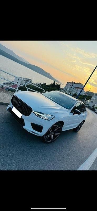 Vit Begagnad 2019 Volvo XC60 R-Design SUV | 310 000 kr (Marknadspris) - Bild 1/4