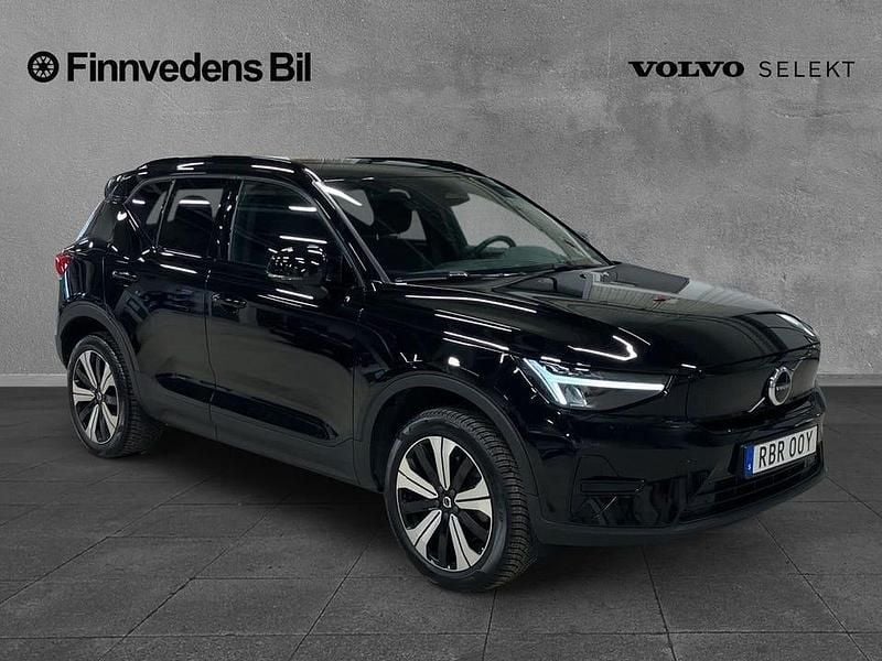Begagnad Volvo XC40 Core 172 kW (234 HK) 2022 Svart SUV