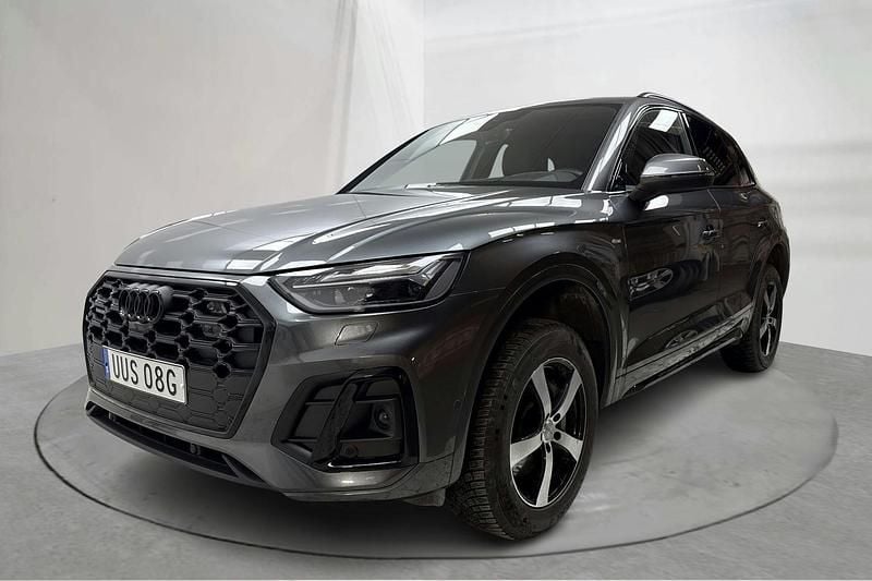 Grå Begagnad 2023 Audi Q5 Proline SUV | 445 000 kr (Marknadspris) - Bild 1/4