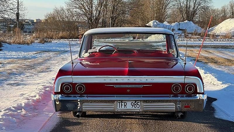 Begagnad Chevrolet Bel Air 199 HK (146 kW) 1964 Röd Sedan
