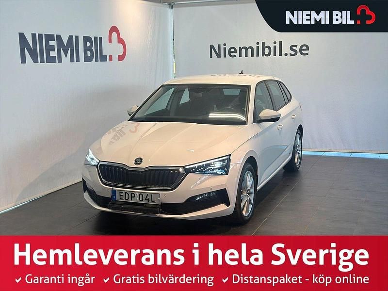 Vit Begagnad 2021 Skoda Scala Style Halvkombi | 194 900 kr (Marknadspris) - Bild 1/3