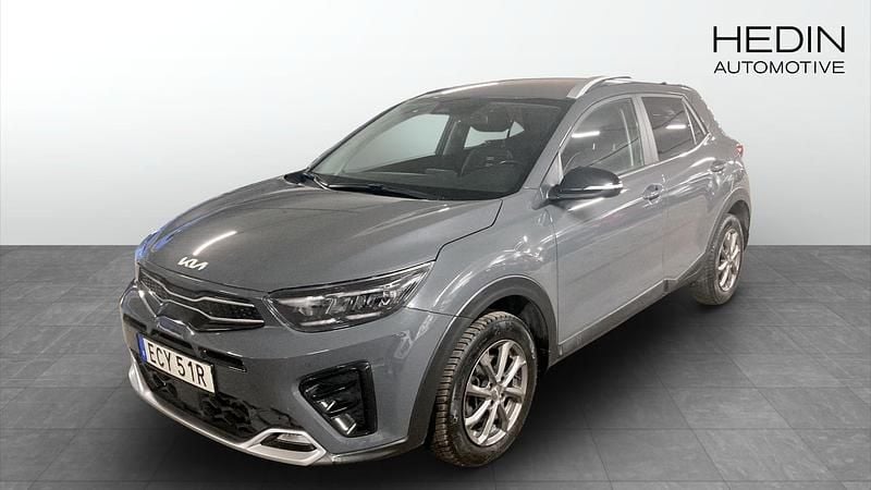 Grå (grey) Begagnad 2023 Kia Stonic GT-Line SUV | 234 900 kr (Marknadspris) - Bild 1/4