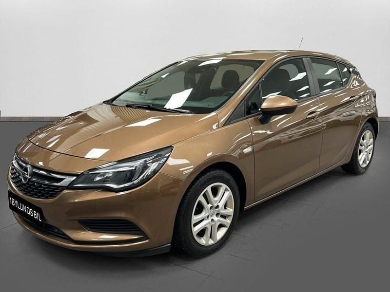 Brun Begagnad 2017 Opel Astra Enjoy Halvkombi | 109 000 kr (Marknadspris) - Bild 1/4