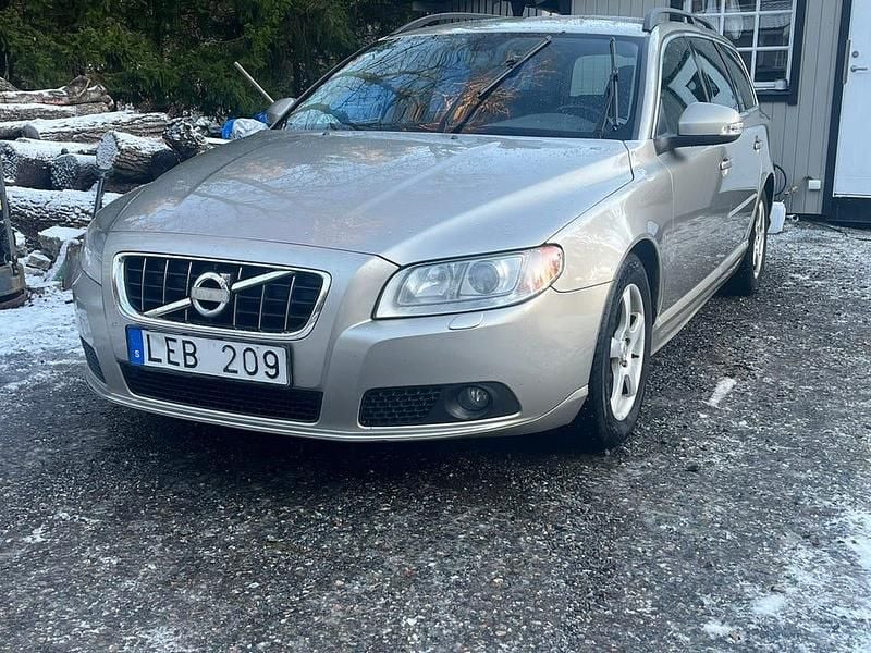 Begagnad 2011 Volvo V70 Kombi | 52 500 kr (Superpris) - Bild 1/4