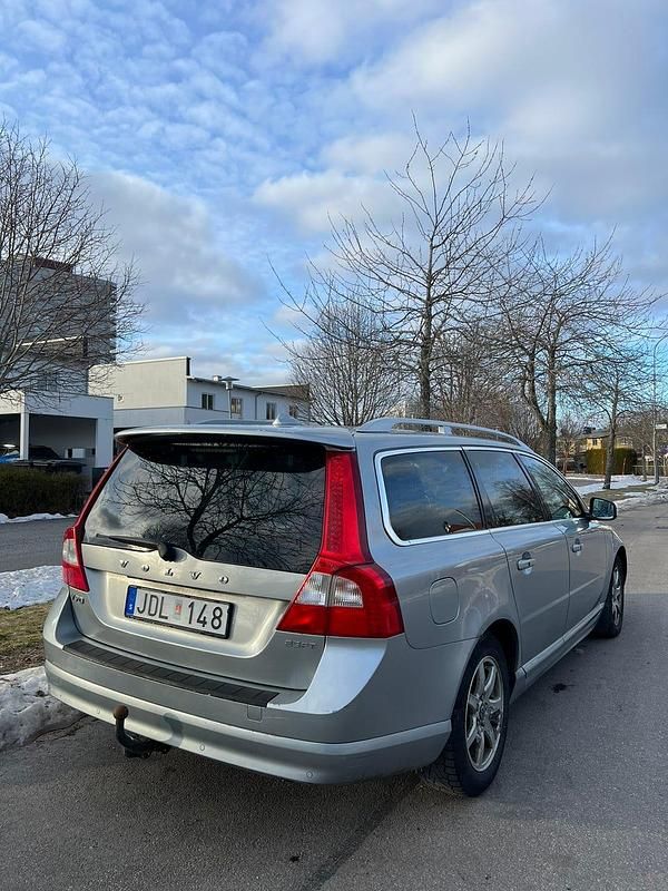 Begagnad Volvo V70 Summum 200 HK (147 kW) 2009 Kombi