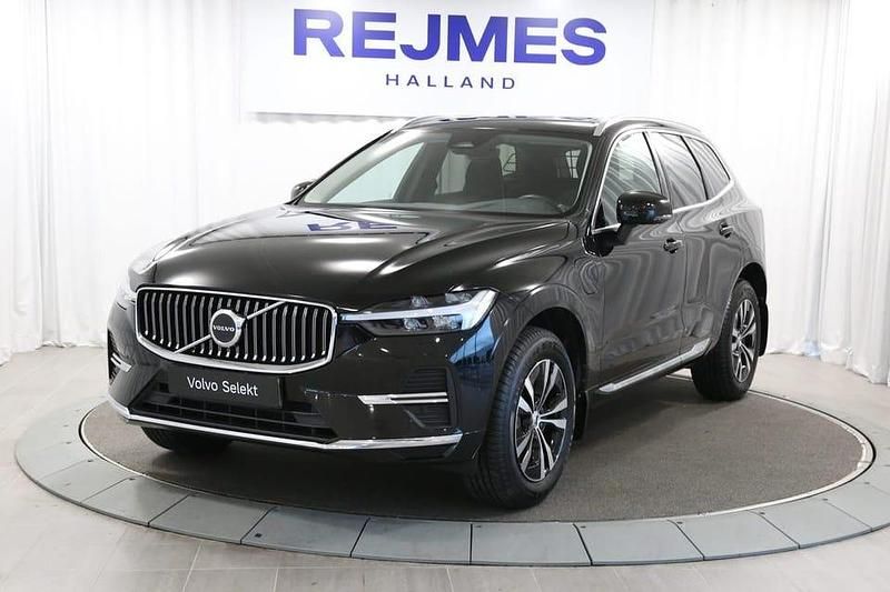 Svart Begagnad 2024 Volvo XC60 Core SUV | 434 500 kr (Marknadspris) - Bild 1/4