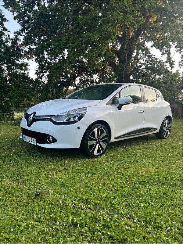 Vit Begagnad 2016 Renault Clio IV Halvkombi | 55 000 kr (Bra pris) - Bild 1/4