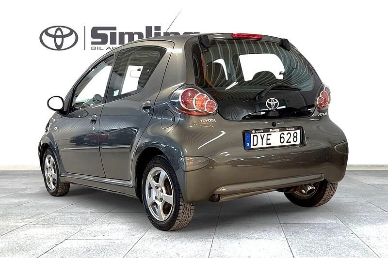 Begagnad Toyota Aygo 68 HK (50 kW) 2009 Grön Halvkombi