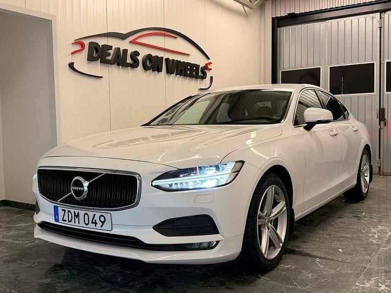 Begagnad Volvo S90 Momentum 150 HK (110 kW) 2017 Vit Sedan