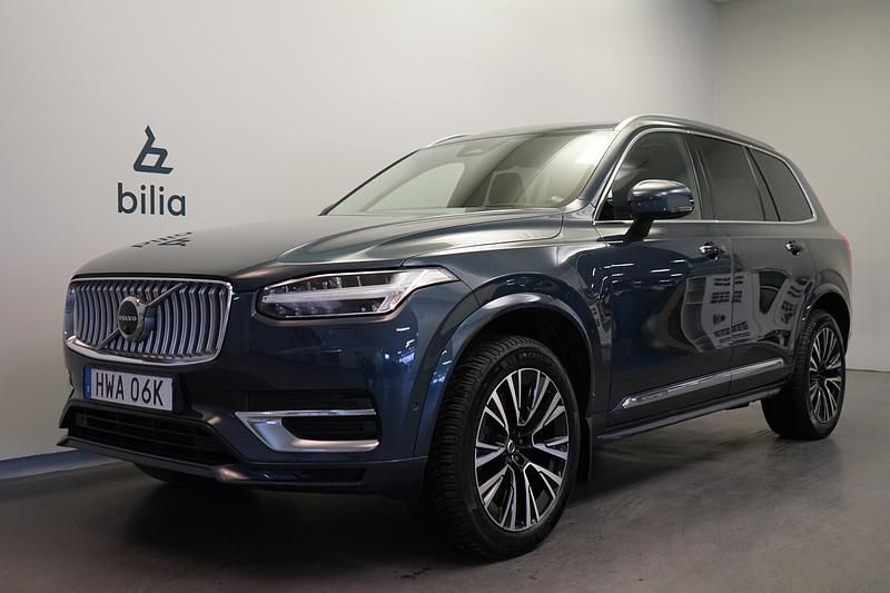 Mörkblå Begagnad 2022 Volvo XC90 Ultimate SUV | 649 500 kr (Marknadspris) - Bild 1/3