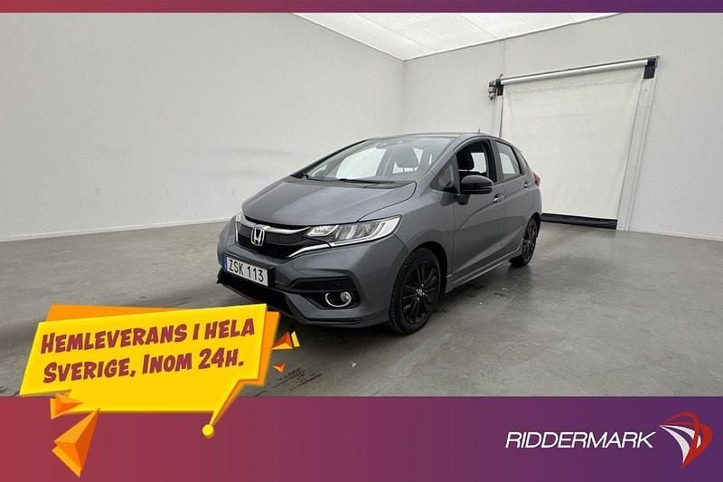 Mörkgrå (mgrå) Begagnad 2018 Honda Jazz Halvkombi | 179 900 kr (Marknadspris) - Bild 1/3