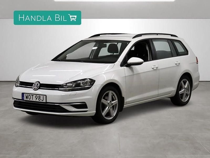 Vit Begagnad 2020 VW Golf VII Kombi | 189 900 kr (Marknadspris) - Bild 1/4