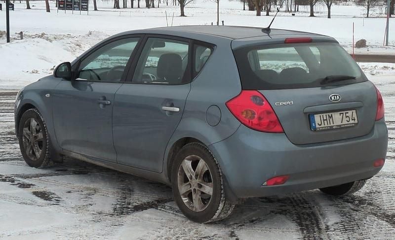 Begagnad Kia Ceed 122 HK (89 kW) 2007 Halvkombi