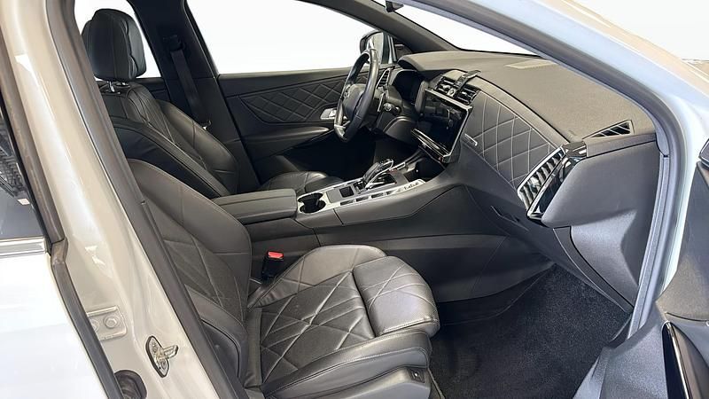 Begagnad DS Automobiles DS7 Crossback 177 HK (130 kW) 2020 Vit SUV
