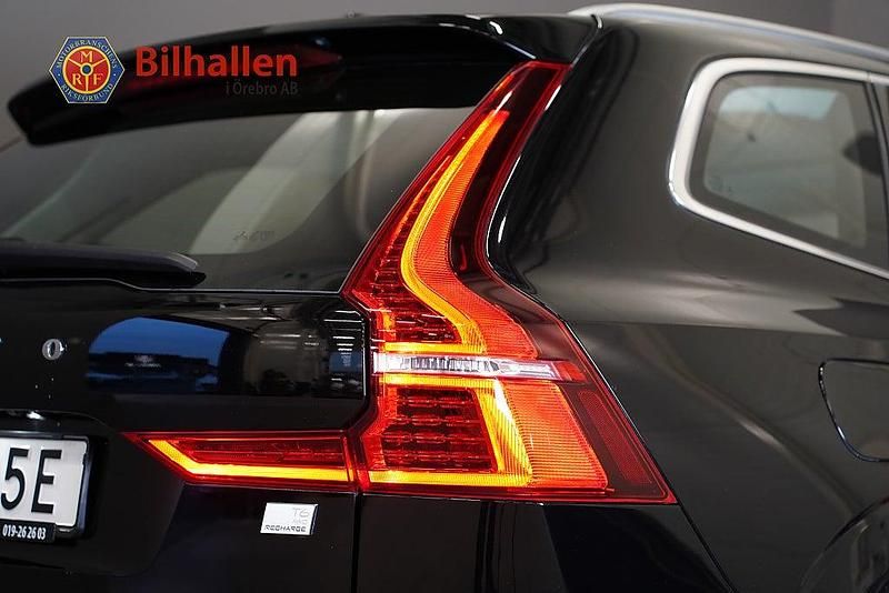 Begagnad Volvo XC60 Core 253 HK (186 kW) 2022 Svart SUV