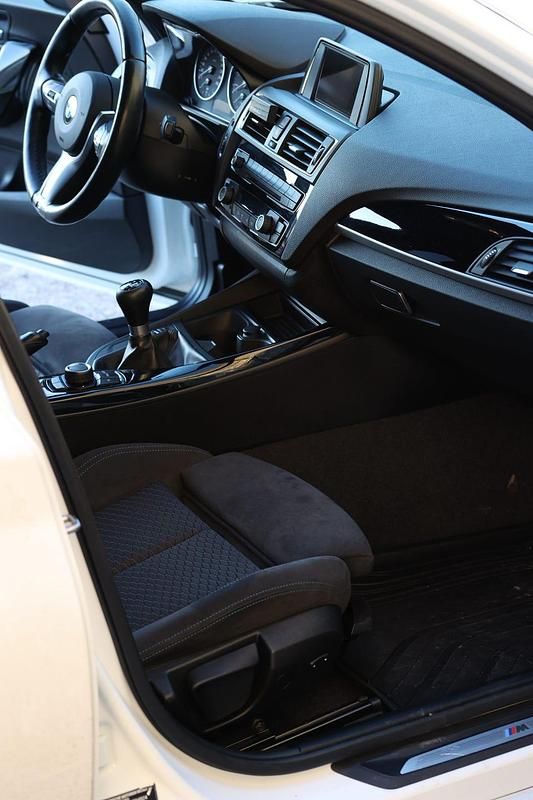 Begagnad BMW 118 136 HK (100 kW) 2017 Halvkombi