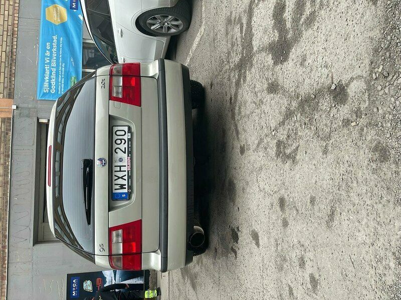 Begagnad Saab 9-5 Linear 150 HK (110 kW) 2005 Grön (silver) Kombi