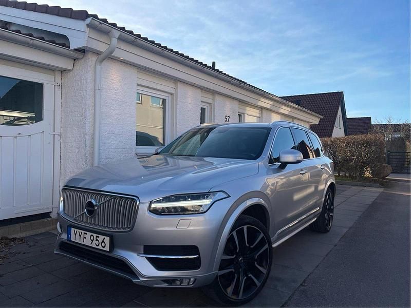 Silver Begagnad 2018 Volvo XC90 Inscription SUV | 294 900 kr (Bra pris) - Bild 1/4
