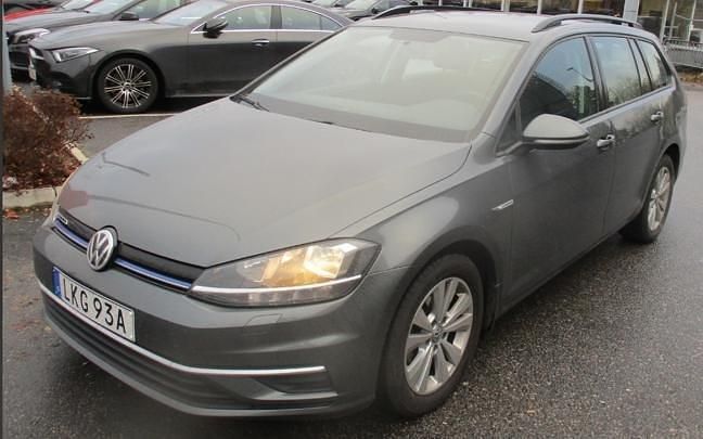 Grå Begagnad 2019 VW Golf VII Kombi | 169 000 kr (Lite dyr) - Bild 1/4