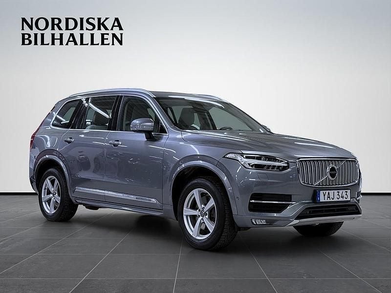 Grå Begagnad 2015 Volvo XC90 Inscription SUV | 359 795 kr (Bra pris) - Bild 1/4
