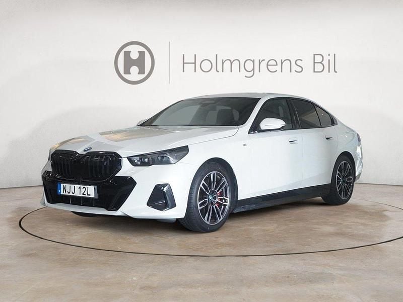 Begagnad BMW i5 M Sport 289 kW (394 HK) 2023 Vit Sedan