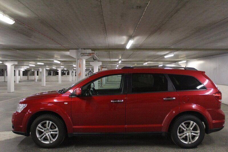 Röd Begagnad 2014 Fiat Freemont Sport SUV | 99 900 kr (Marknadspris) - Bild 1/4