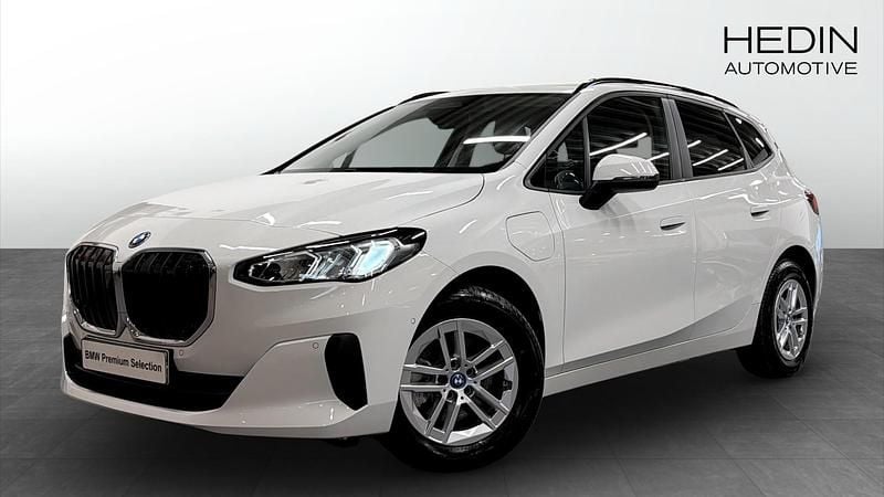 Begagnad 2023 BMW 225 Shadowline Kombi | 318 700 kr - Bild 1/4