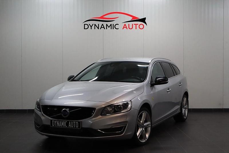 Silver Begagnad 2016 Volvo V60 Summum Kombi | 139 900 kr (Marknadspris) - Bild 1/4